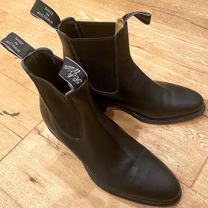 R.M. Williams yearling Chelsea boots